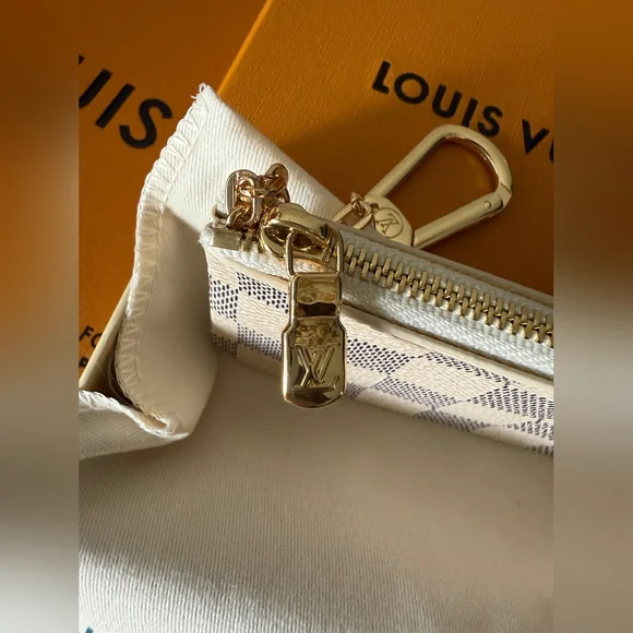 Louis Vuitton Damier Azur Key Pouch - Picture 10 of 13